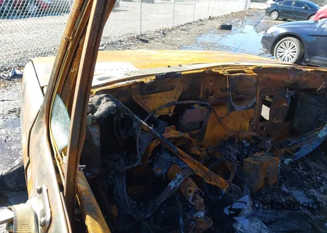 1985 Ford F150 z USA, uszkodzony, nr VIN 1FTDF15N8FNA44916